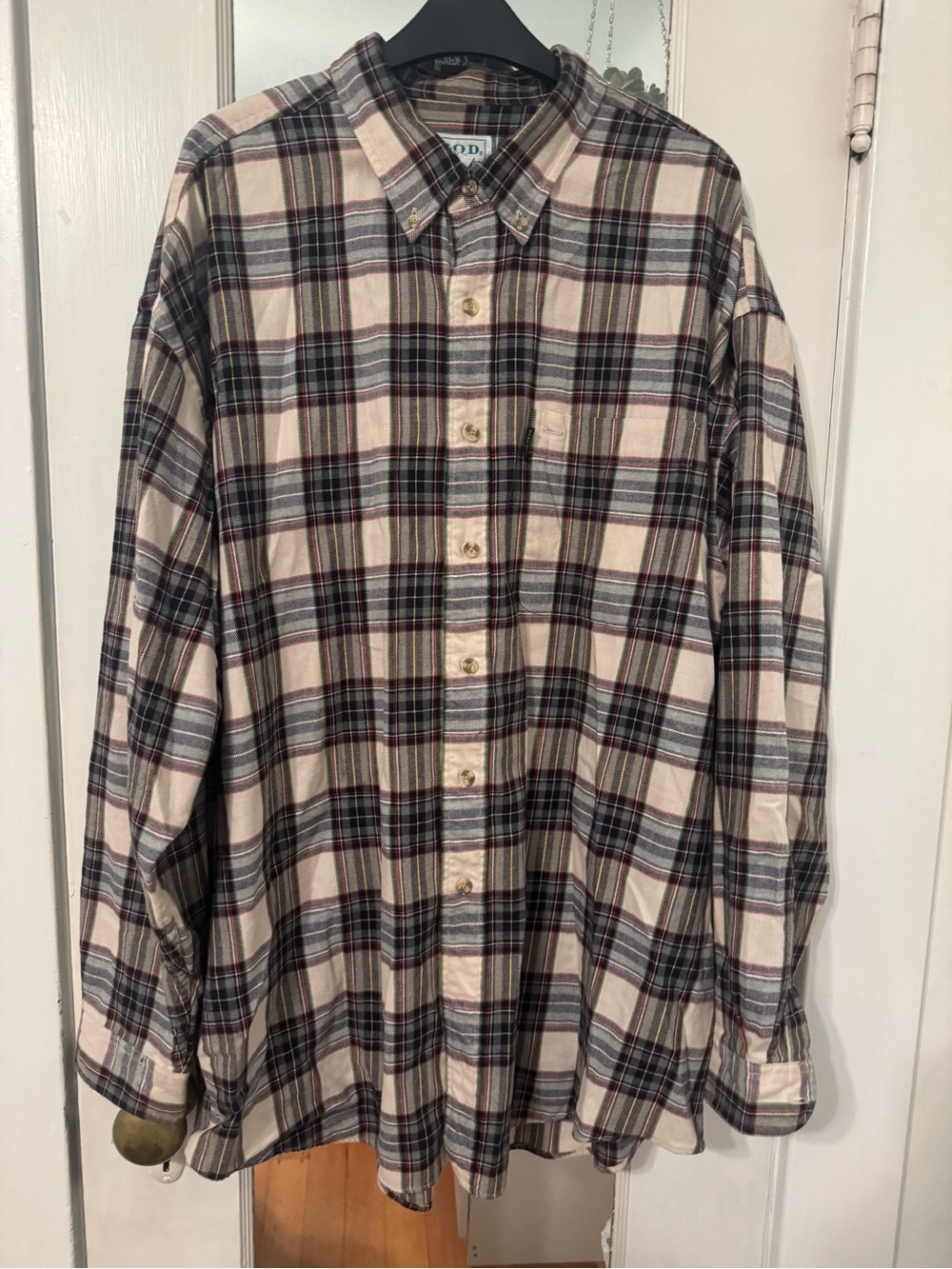 VTG IZOD Plaid Button Down Shirt Large Cream Burgundy Navy Flannel Style